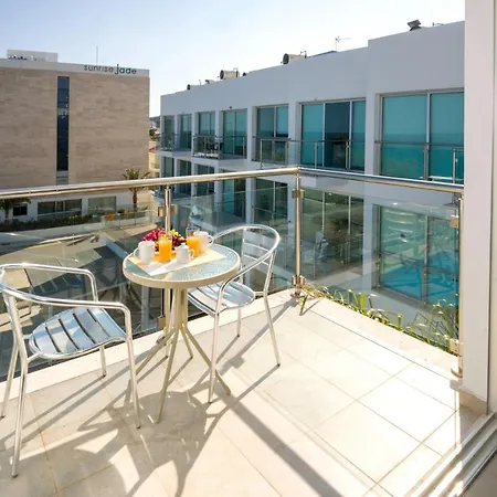 Sharon - Coralli Beachfront アパート *