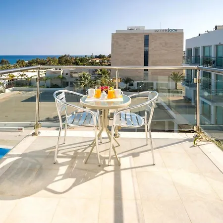 Sharon - Coralli Beachfront * بروتاراس