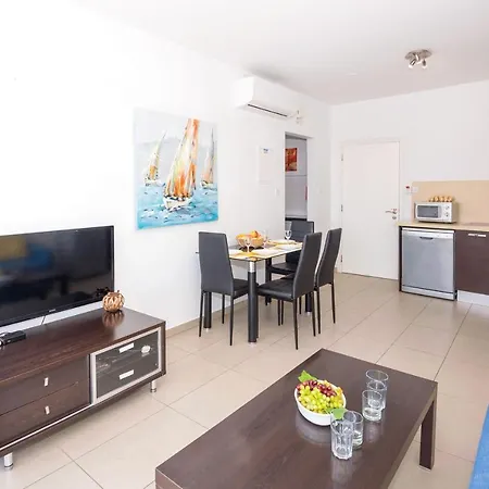 Sharon - Coralli Beachfront *