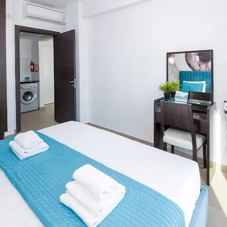 Sharon - Coralli Beachfront 아파트